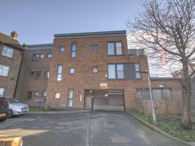 Flat for sale in Welling, Greater London