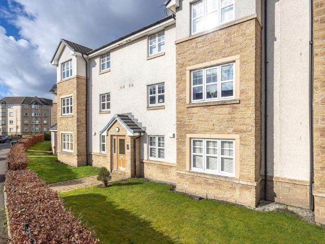 Flat for sale in Bathgate, Scotland