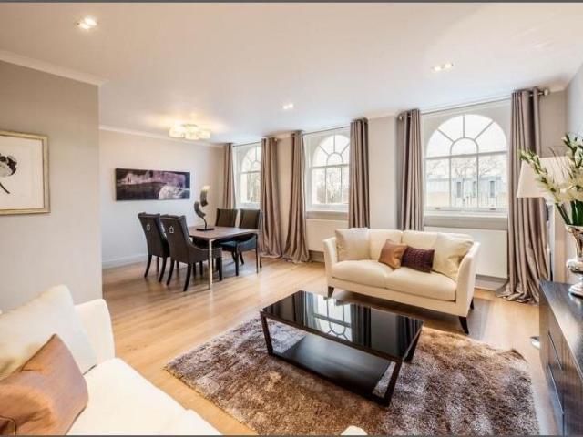 Flat for sale in Knightsbridge, Greater London