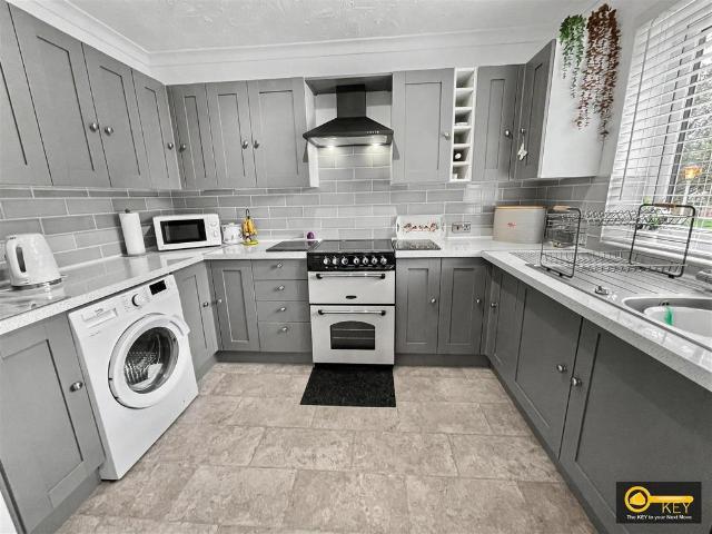 Flat for sale in Camp Hill, Warwickshire