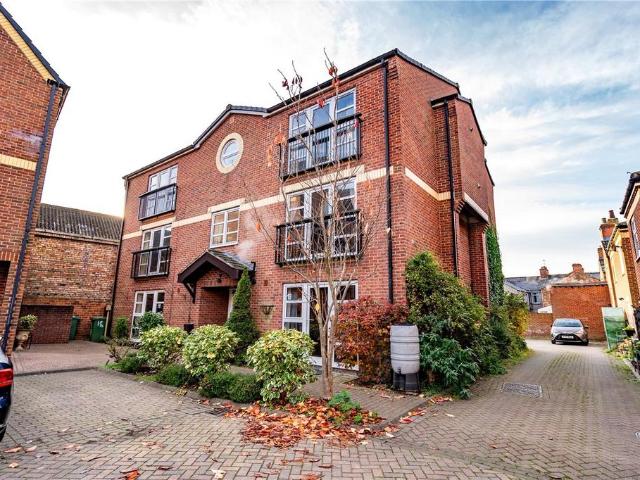 Flat for sale in Wellow, Grimsby