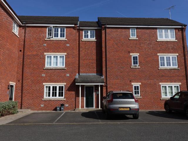 Flat for sale in Calderstones