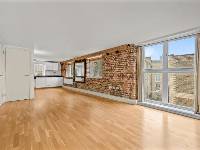 Flat for sale in Bermondsey, Greater London