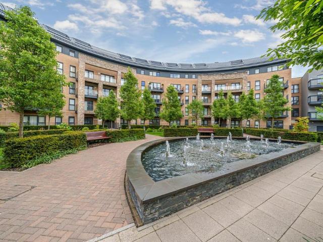 Flat for sale in Little Stanmore, Greater London