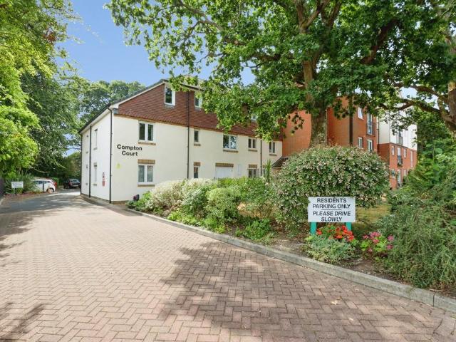 Flat for sale in Wick, Bournemouth