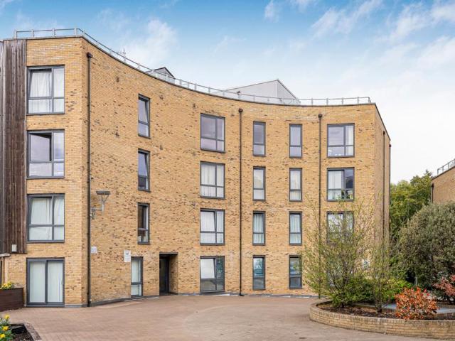 Flat for sale in Hertford, Colliers End