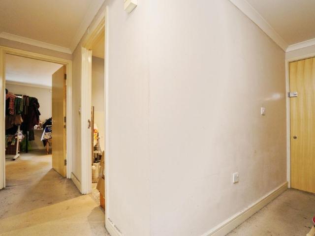 Flat for sale in Hatfield, Fretherne