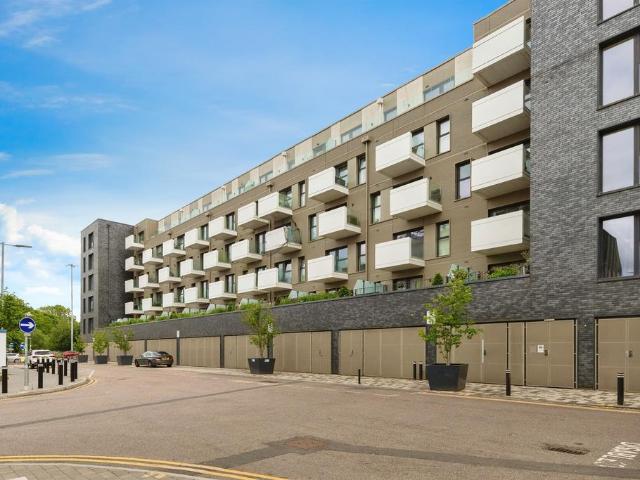 Flat for sale in Old Town, Shephall