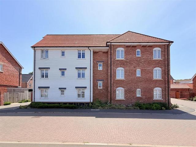 Flat for sale in Bedingfield, Suffolk