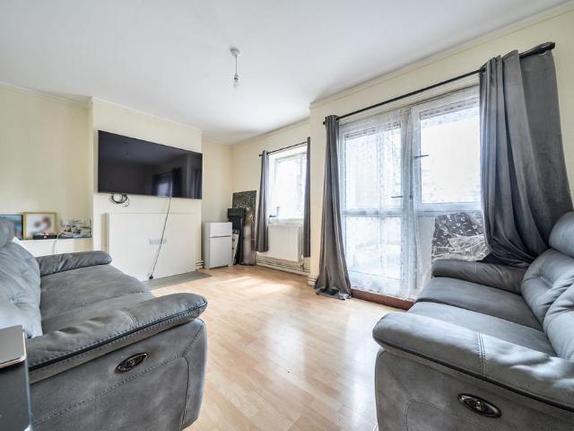 Flat for sale in Hughesfield Estate, Greater London