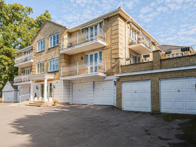 Flat for sale in Lowford, Helford