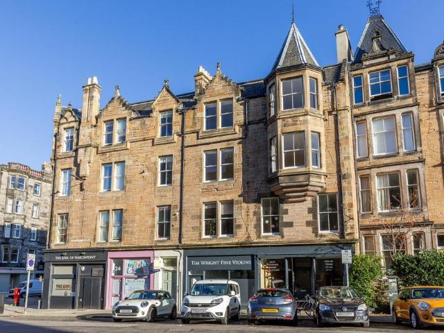 Flat for sale in Marchmont, Scotland