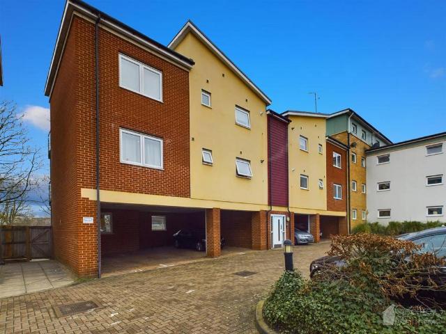 Flat for sale in Burnt Mill, Harlow