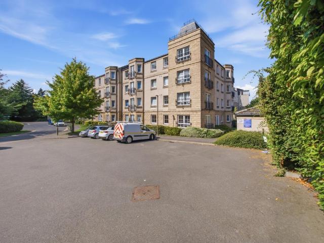 Flat for sale in Lorne, Leith