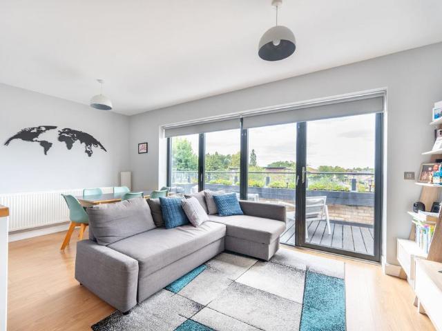 Flat for sale in Sudbury, Greater London