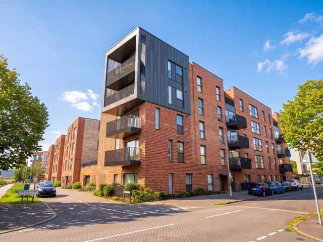 Flat for sale in Trumpington, Cambridge