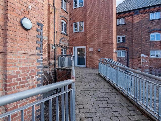 Flat for sale in New Zealand, East Midlands