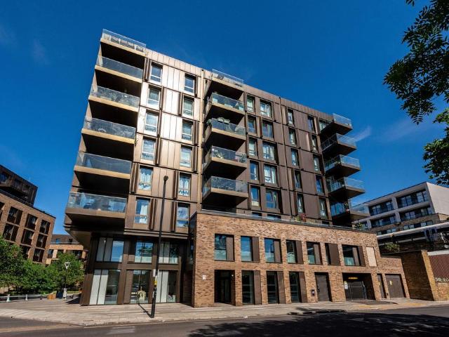 Flat for sale in London Borough of Lewisham, New Cross