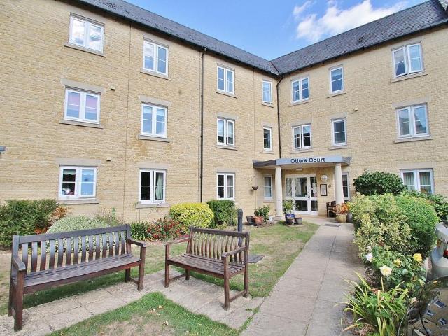 Flat for sale in Cogges, West Oxfordshire