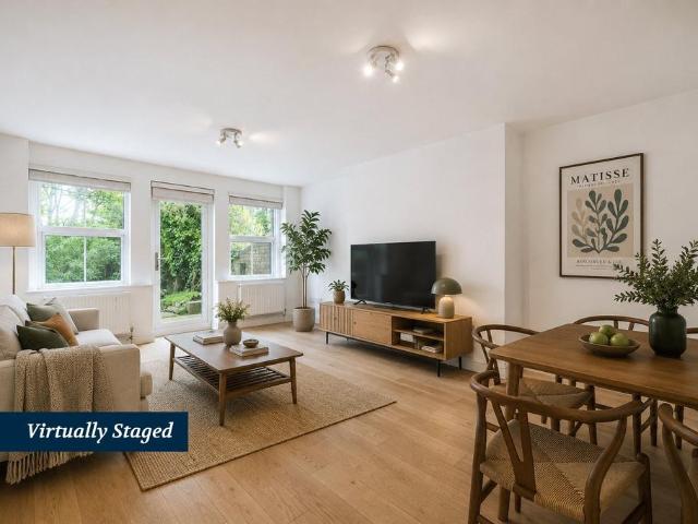 Flat for sale in Kilburn, Greater London