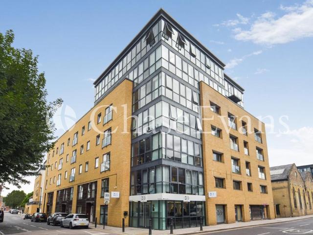 Flat for sale in Isle Of Dogs, Isle Of Man