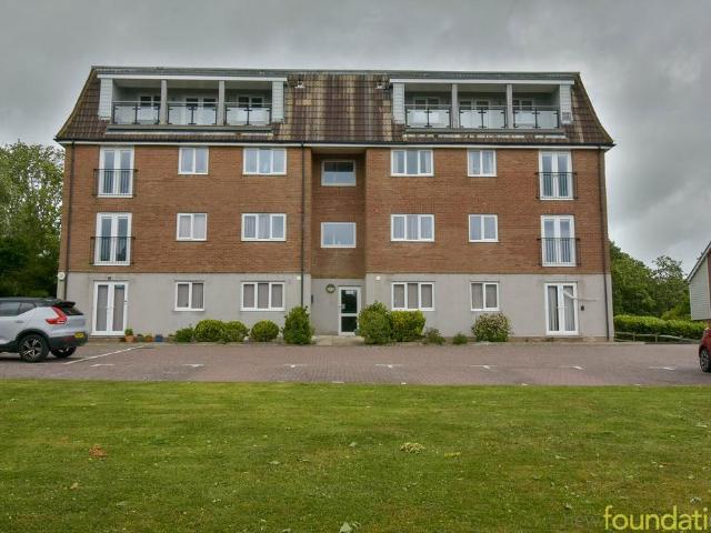 Flat for sale in St Helen's, Guestling Green