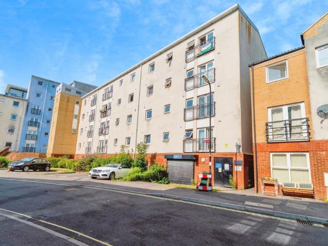 Flat for sale in St Mary's, City Of Southampton