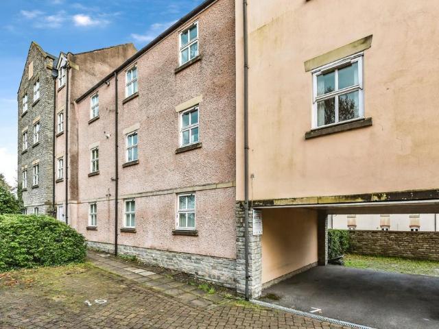 Flat for sale in Wells, Somerset