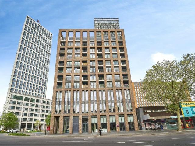 Flat for sale in Stratford Marsh, Greater London