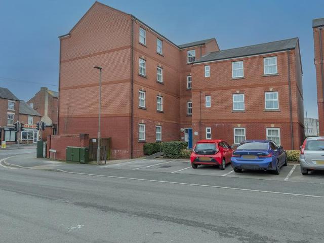 Flat for sale in Caldermill, East Midlands