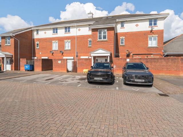 Flat for sale in Hardway, Middlecroft