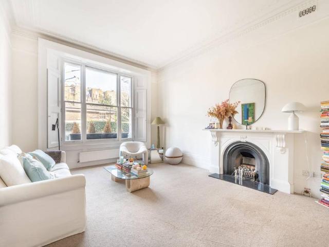 Flat for sale in Notting Hill, Greater London