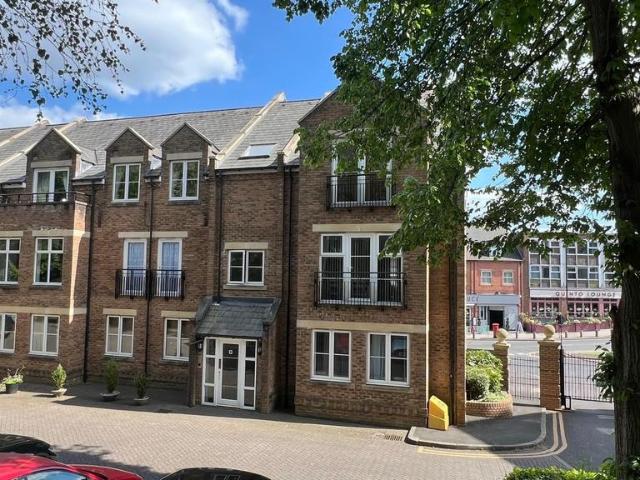 Flat for sale in Driffold, Birmingham