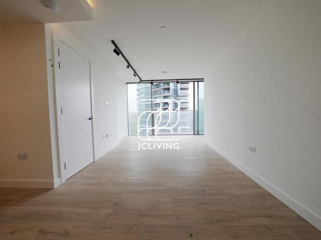 Flat for sale in Finsbury, Greater London