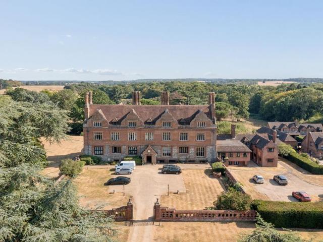 Flat for sale in Aston, Colliers End