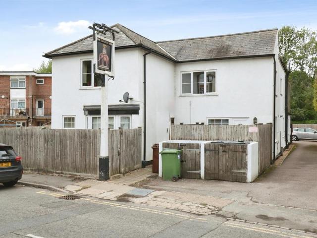 Flat for sale in Waterside, Chesham