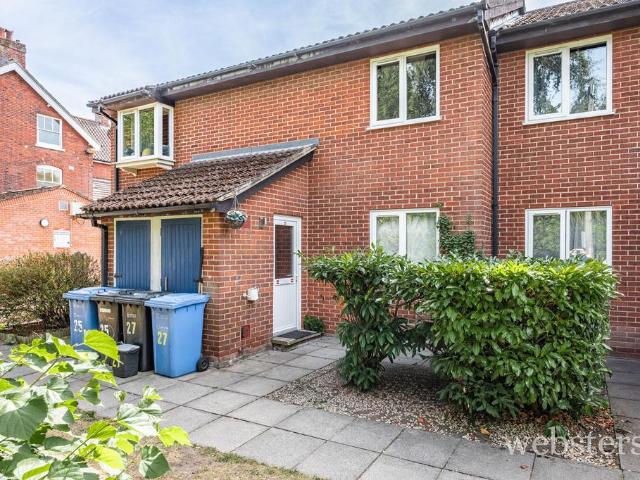 Flat for sale in East Bank, Norfolk