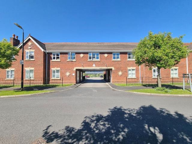 Flat for sale in Ashton upon Mersey, Trafford Park