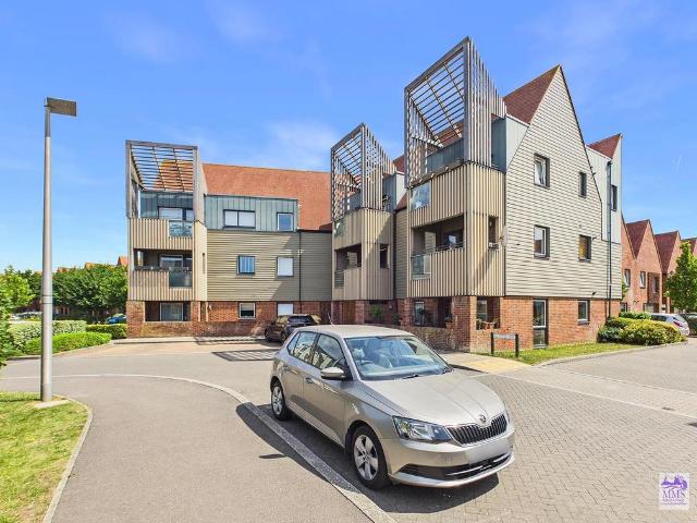 Flat for sale in Snodhurst, Chatham