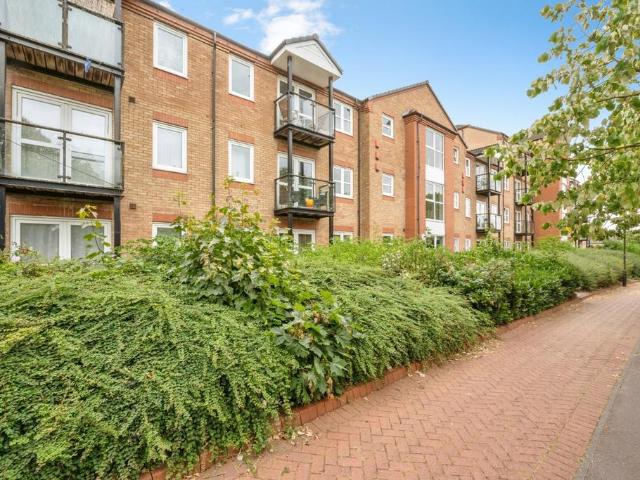 Flat for sale in Lakeside, South Yorkshire