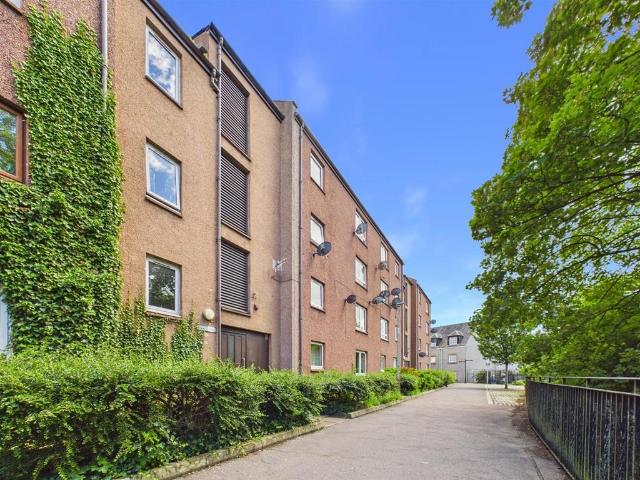 Flat for sale in Moneydie, Scotland