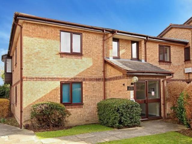 Flat for sale in Walton, Aylesbury