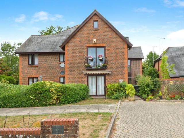 Flat for sale in Otterbourne, Hampshire