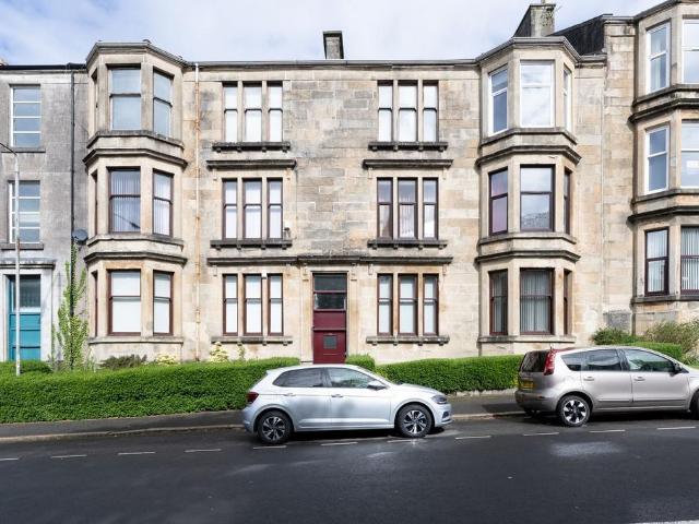 Flat for sale in Greenock, Scotland