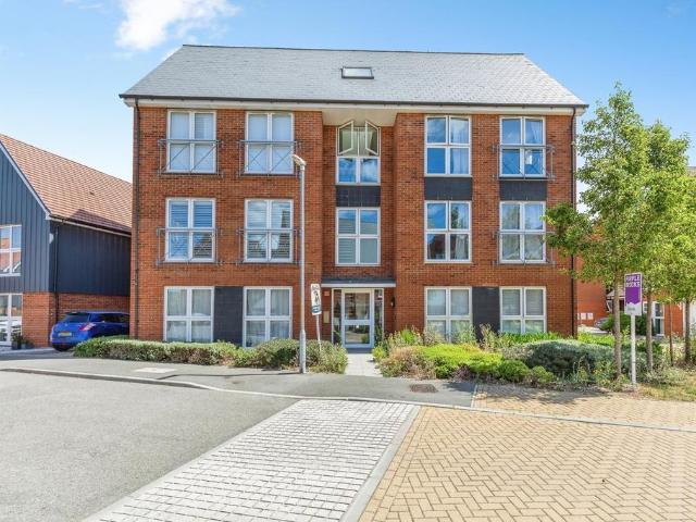 Flat for sale in Bourne Vale, Kent
