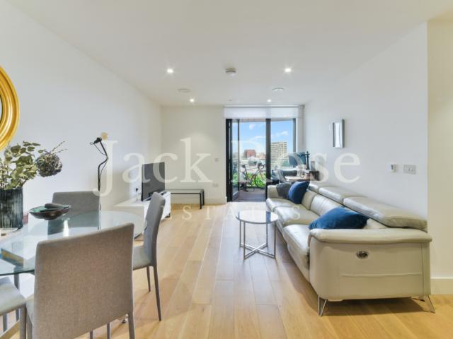 Flat for sale in Dalston, Greater London