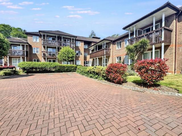 House for sale in Tricketts Cross, Ferndown