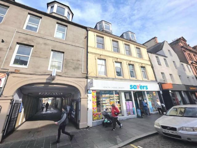 Flat for sale in Bridgend, Perth