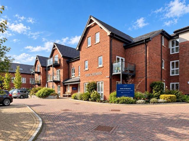 Flat for sale in Cheadle, Stockport