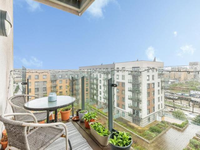 Flat for sale in Brompton, Gillingham